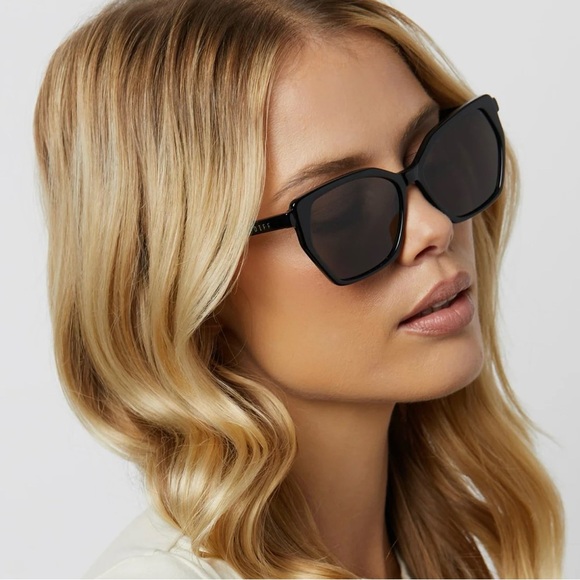 Diff Eyewear Vera Black Sunglasses - Picture 1 of 6